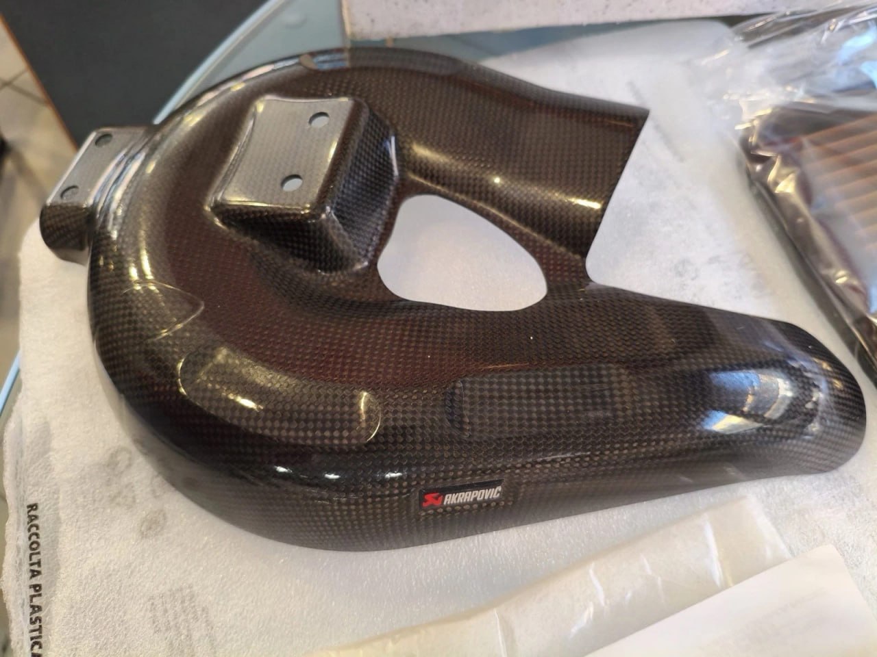 Tłumik Akrapovic Ducati Performance z węglową osłoną